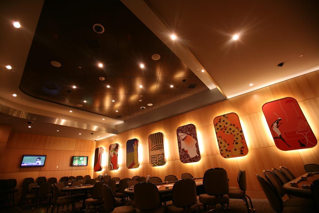 Fun City Resort Hotel Бърлингтън Екстериор снимка