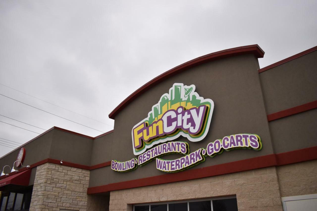 Fun City Resort Hotel Бърлингтън Екстериор снимка